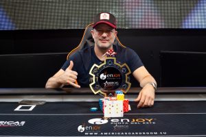 EPT-Octubre-Knokout-200-Campeón-Carlos-Peuvrie-300x200-1